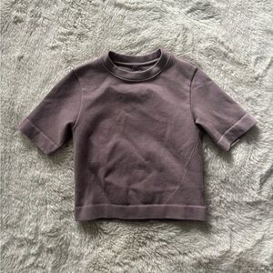 Everlane Seamless Cropped T-Shirt in Dusty Lilac